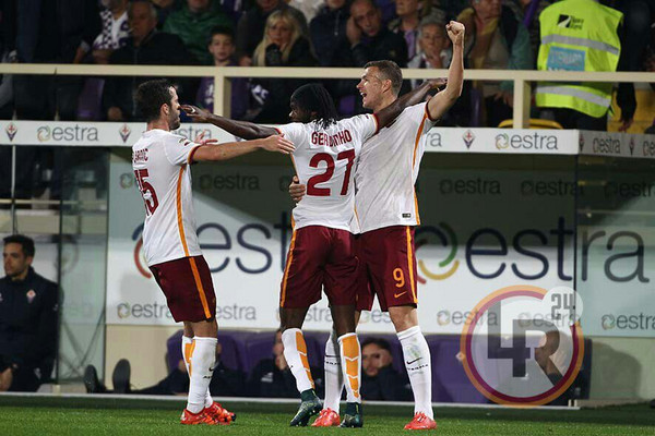 fiorentina roma gervinho dzeko pjanic festeggiano lr24