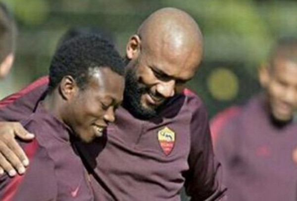 nura maicon abbracciati allenamento