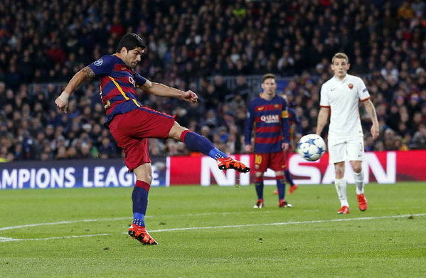 barcellona roma suarez gol