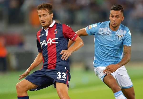 matteo-brighi-ricardo-kishna-lazio-bologna-serie-a-08222015_hm0bds0c6nbu1xmoncps4svfa