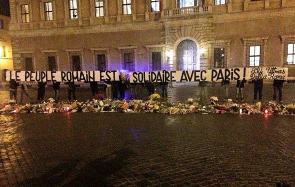 striscione sud solidariet parigi