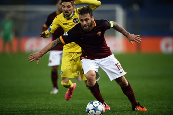 de-rossi-azione-roma-bate.