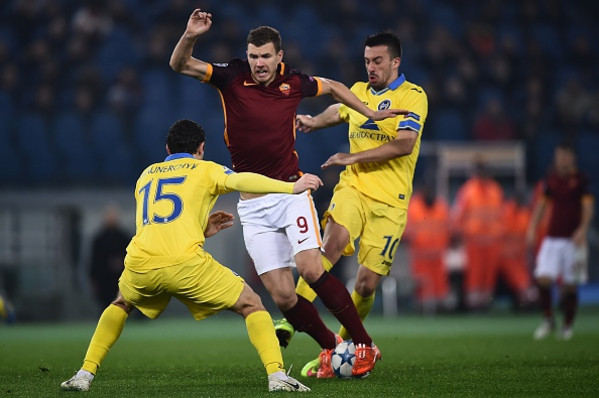 dzeko-dribbling-roma-bate