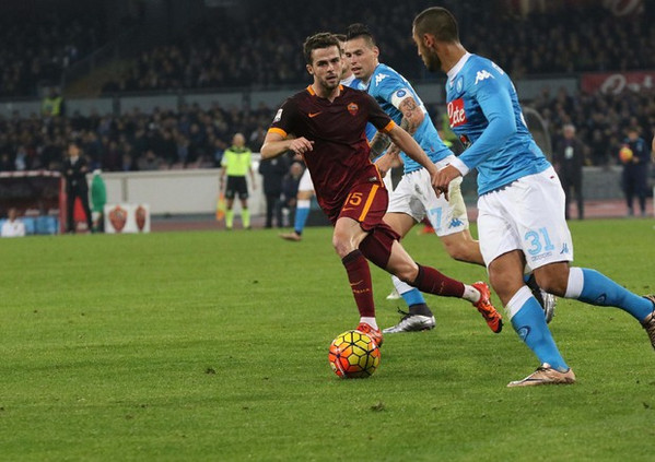 pjanic azione napoli roma 2