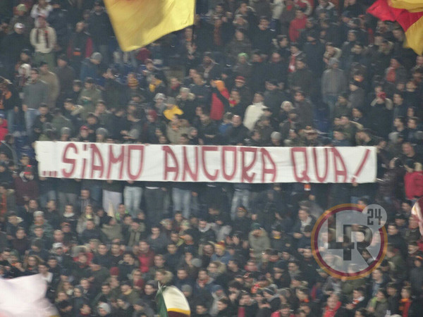 siamo ancora qua meglio striscione