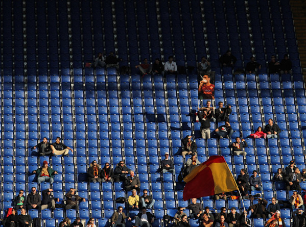 tribuna olimpico semi vuota roma spezia