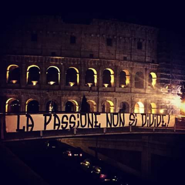 passione non si divide striscione