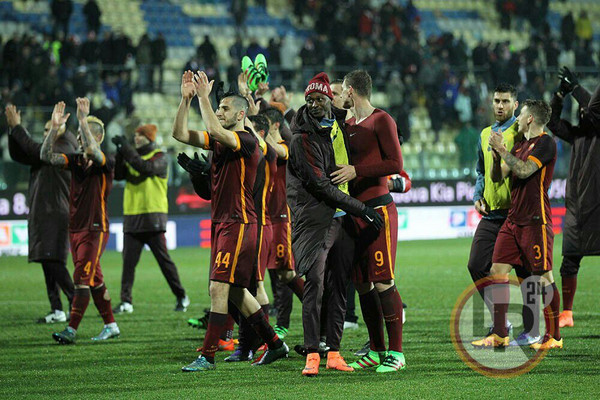 squadra fine partita sotto settore tifosi carpi roma