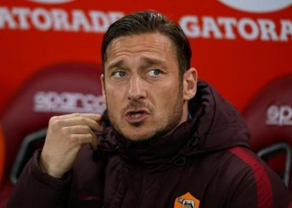 Totti panchina Roma-Fiorentina 04.03.16