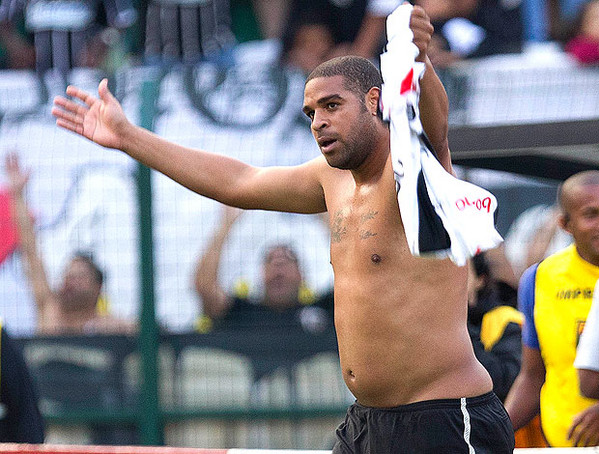 adriano senza maglia corinthians