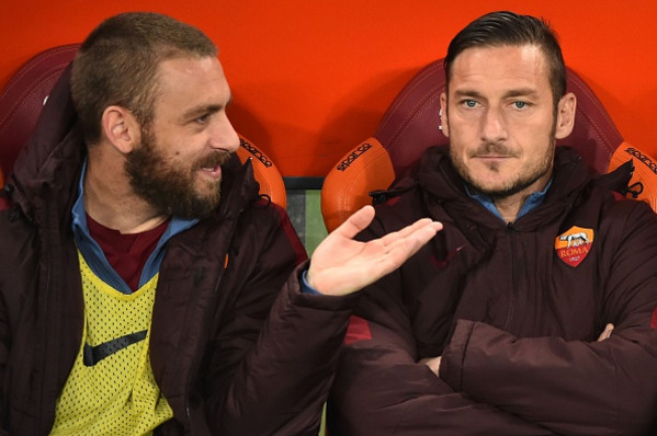 de rossi totti panchina