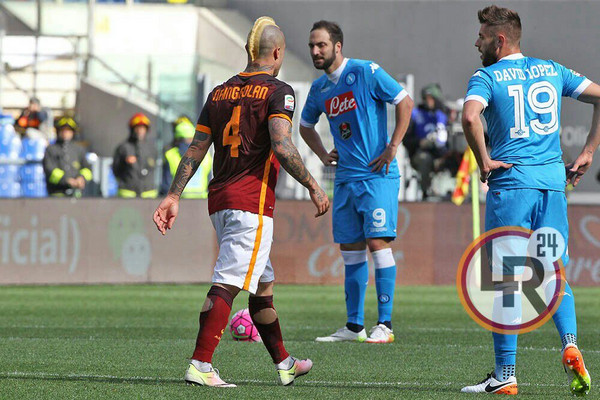 Nainggolan Higuain Roma-Napoli 25.04.2016 Foto Gino