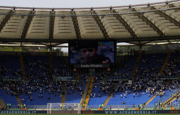 curva semivuota derby