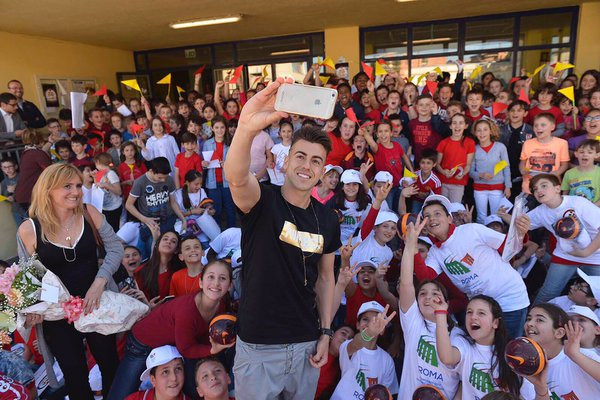 el shaarawy a scuola di tifo