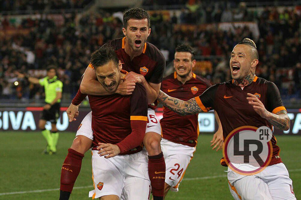 totti abbracciato roma toro mancini