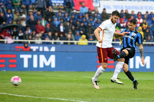 zukanovic-borriello-azione-gol-atalanta-roma