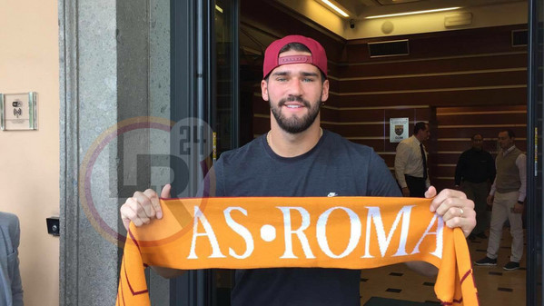 alisson villa stuart sciarpa forza roma