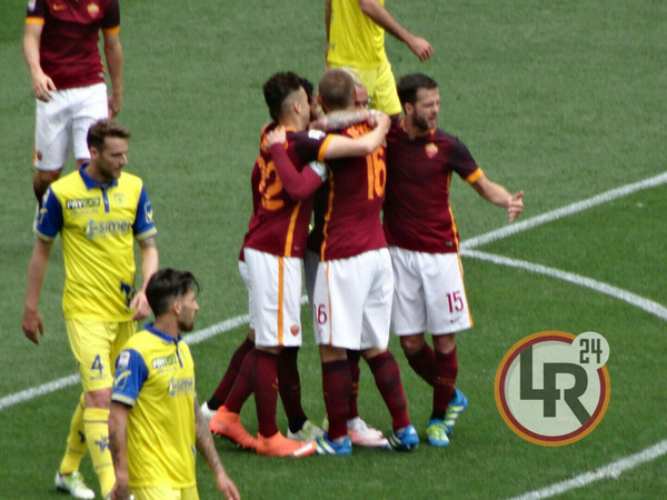 esultanza sfocata roma chievo