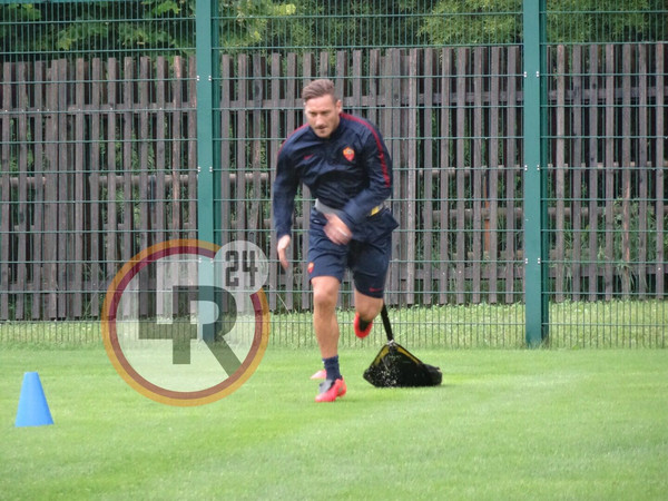 Totti allenamento differenziato pinzolo