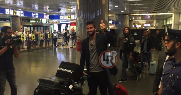 alisson segno ok fiumicino