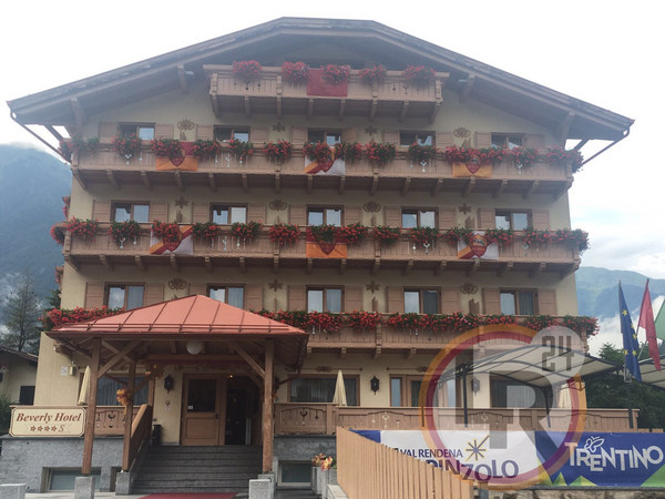 pinzolo hotel squadra lr24