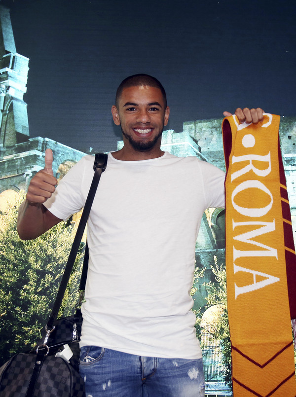AS Roma New Signing Bruno Peres Arrives at Rome
