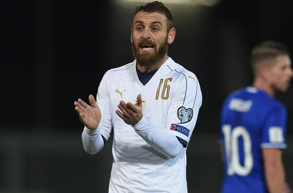 de rossi nazionale italia maglia bianca