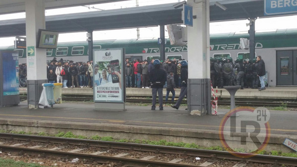 tifosi roma arrivati a bergamo lr24