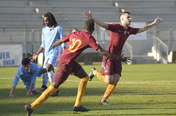 tumminello festeggia gol derby primavera