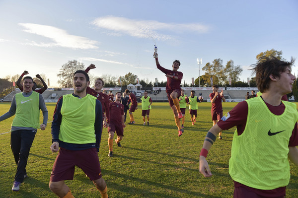 esultanza roma primavera dopo vittoria derby