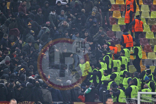 TENSIONE TIFOSI STEWARD ASTRA ROMA