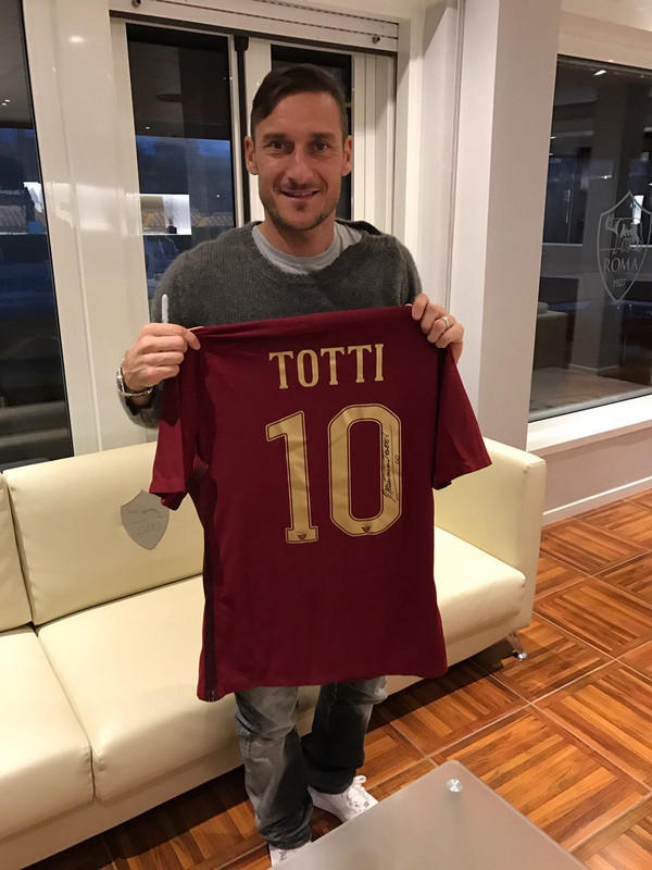 Totti maglia derby asta