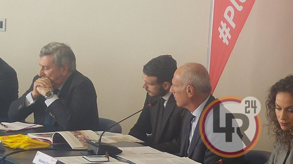 florenzi seduto conferenza stampa coni premio città di roma