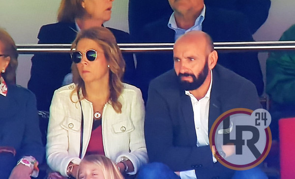 monchi tribuna