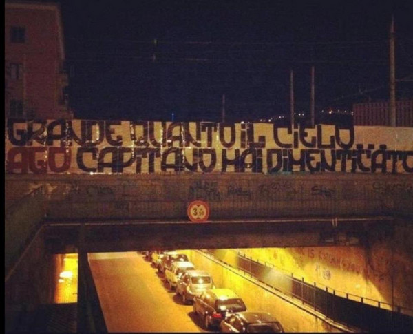 striscione ago