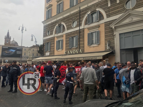 tifosi liverpool piazza del popolo