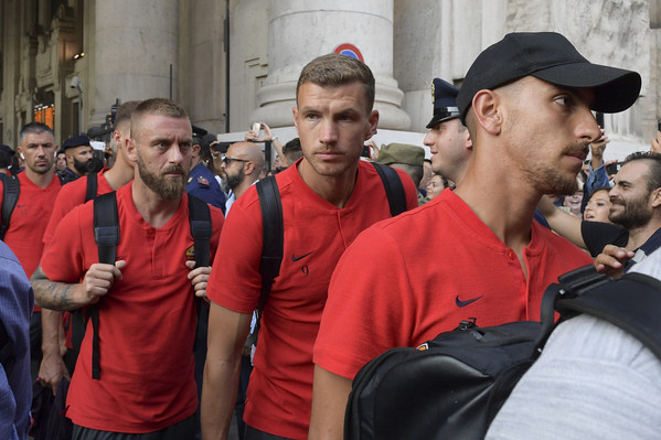 L'AS Roma arriva a Milano per la partita contro il Milan