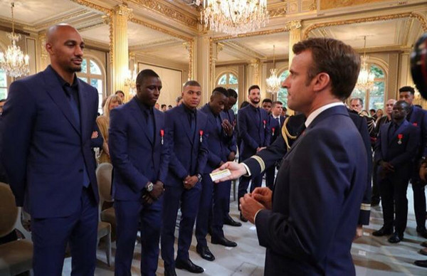 nzonzi macron