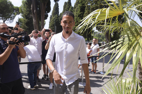 AS Roma, visite mediche del nuovo giocatore Chris Smalling