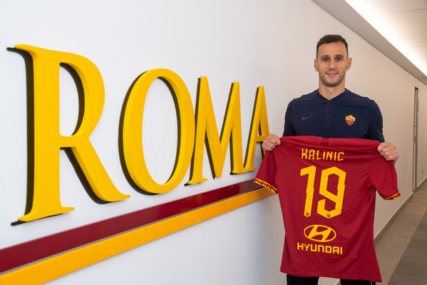 AS Roma, Nikola Kalinic visita il centro sportivo Fulvio Bernardini