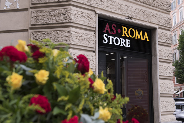AS Roma, inaugurazione Roma Store in via Ottaviano a Roma