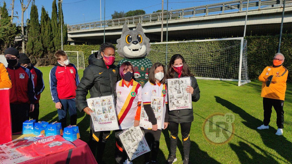 Roma Femminile con Roma cares