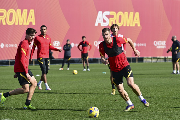 L'AS Roma in allenamento a TrigoriaL'AS Roma in allenamento a Trigoria