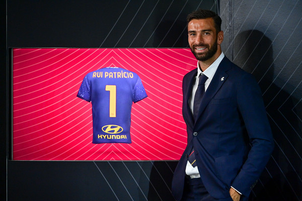 AS Roma Unveils New Signing Rui Patricio