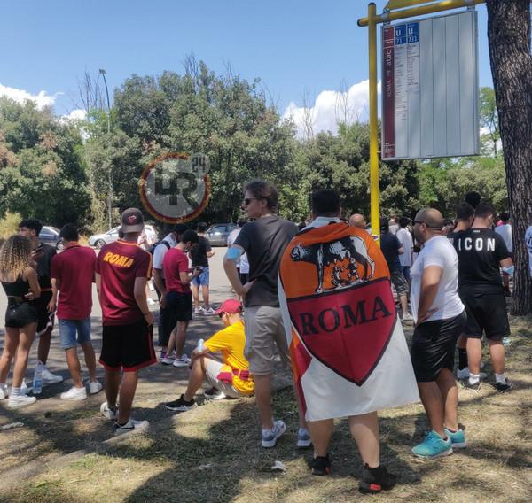 Tifosi Trigoria Mourinho