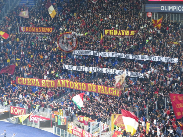 Curva Sud striscione Antonio De Falchi