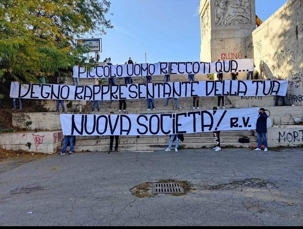 Striscione contro Spalletti