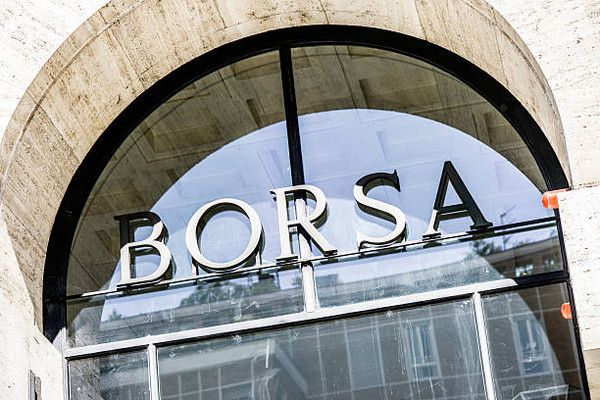 Borsa (Italian Milan Stock Exchange) entrance