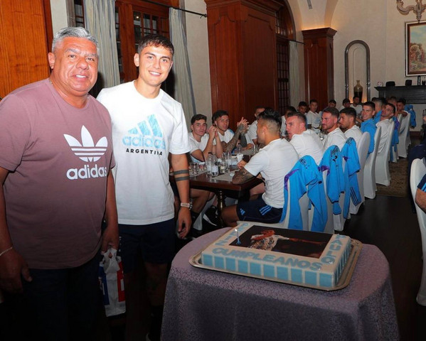 dybala compleanno torta argentina