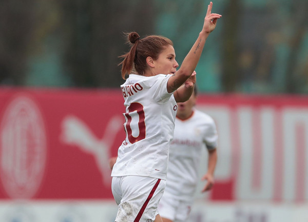 Giugliano esultanza Milan Roma Femminile